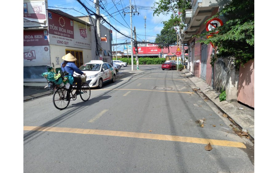 Bán nhà Trung Mỹ Tây 17 PHƯỜNG Trung Mỹ Tây QUẬN 12, vuông đẹp, giá giảm còn 2.x tỷ